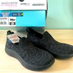 NWT Skechers GoWalk women's Size 8 Black.